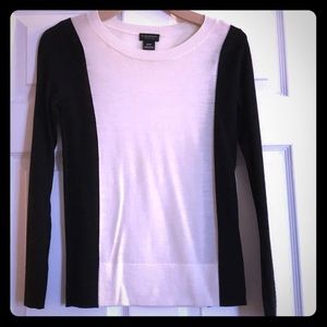 New Club Monaco 💯% wool sweater